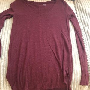 Long sleeve maroon tee